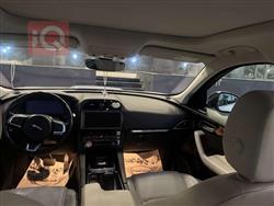 جاگوار F-Pace